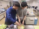 昨年卒業した相内くんと瀬尾さんが来ました